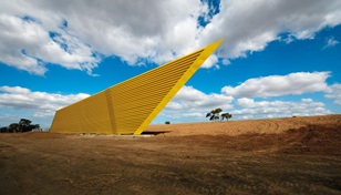More than 65,000 lineal metres of deeply ribbed steel noise wall panels are providing a colourful visual identity for Deer Park Bypass, Western Melbourne.